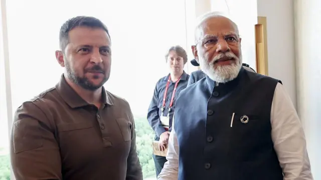 બીબીસી ગુજરાતી નરેન્દ્ર મોદી ભારત વિદેશ નીતિ શશિ થરૂર કૉંગ્રેસ ભાજપ કેરળ રશિયા યુક્રેન