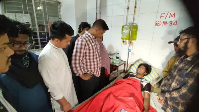 ভোর রাতে আহতদের দেখতে হাসপাতালে যায় হাসনাত আব্দুল্লাহ ও সারজিস আলম