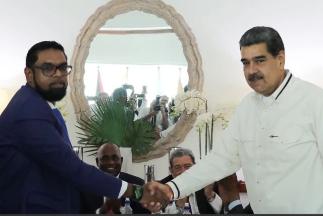 Maduro e Irfaan Ali 