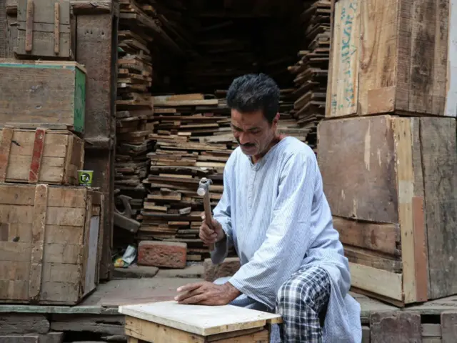 फर्निचर व्यावसायिक