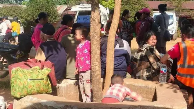 လားရှိုးမြို့အနီးမှာ ပိတ်မိနေတဲ့ဒေသခံတွေ