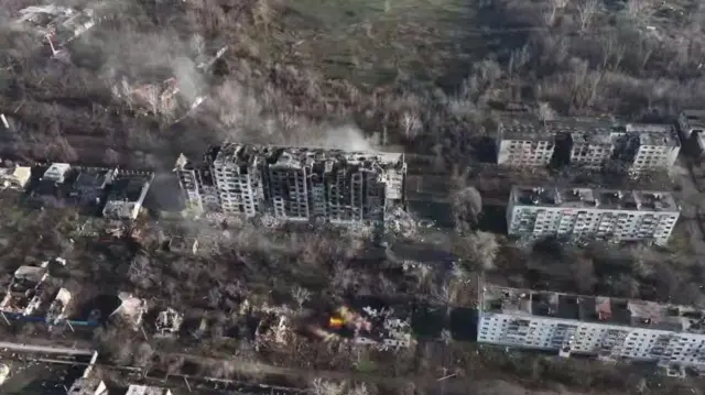 Вид зверху на зруйноване місто