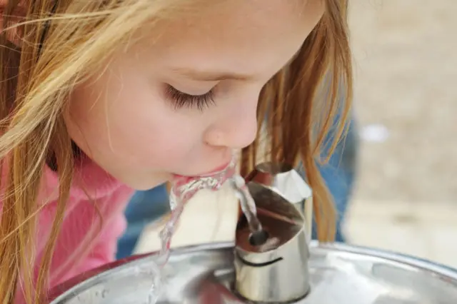 Mucaa ujummoo irraa bishaan dhugaa jirtu