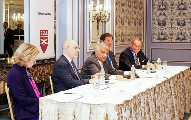 ඉන්දීය සාගරයේ සහ දකුණු පැසිෆික් දූපත් රාජ්‍යයන්ගේ ස්වාධීනත්වය ආරක්ෂා කිරීමේ අවශ්‍යතාව ජනාධිපතිවරයා විසින් අවධාරණය කරන ලදී.