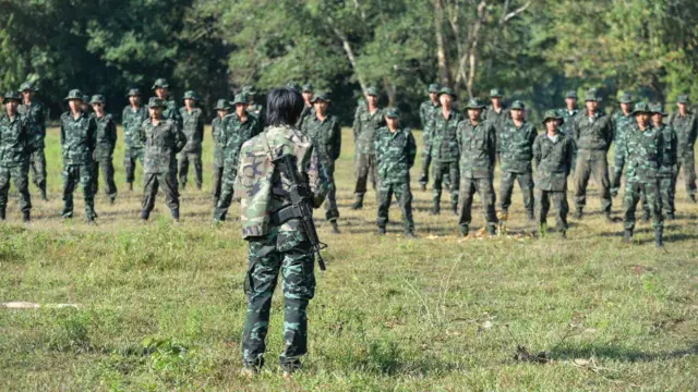 96 Soldiers အဖွဲ့ရဲ့ အညာစစ်ဒေသခွဲ တပ်ဖွဲ့ဝင်တွေ 