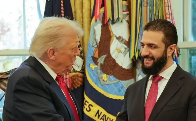 Syria yatia saini makubaliano ya kujiunga na muungano wa kupambana na ISIS baada ya Ahmed Sharia kukutana na Donald Trump katika Ikulu ya White House.