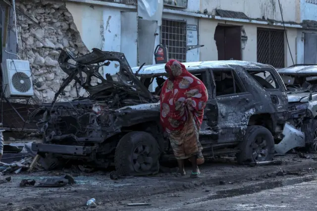 Un véhicule calciné