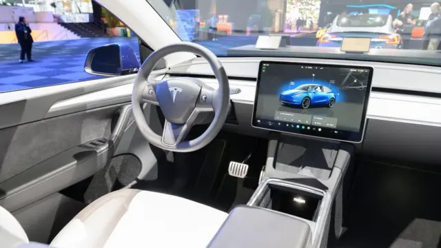 Auto Tesla