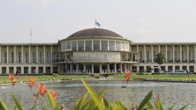  a gbagburu Malanga na ụlọ opnyeisiala ha ka ọ jụrụ na ndị agha ama mnkpụrụ ya