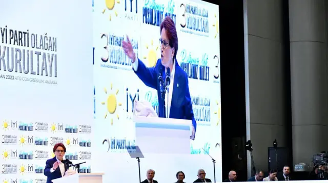 Meral Akşener