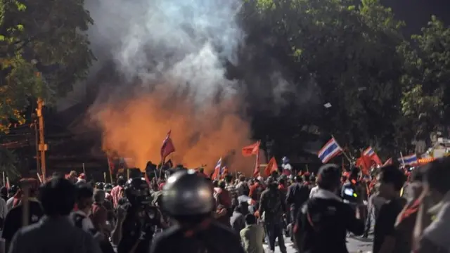 ปฏิบัติการขอคืนพื้นที่เมื่อ 10 เม.ย. 2553