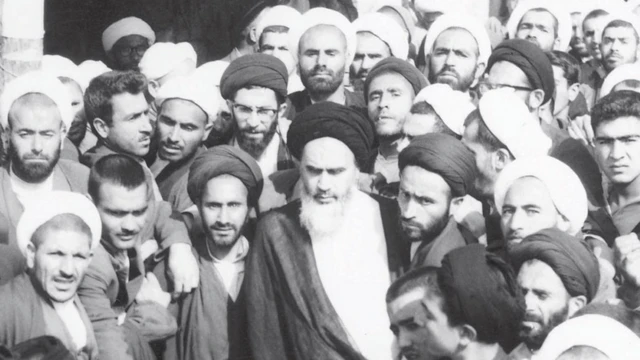 علي خامنه يي ځوانۍ کې