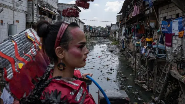 Transpuan, waria, transgender