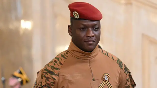 Burkina Faso : deepfakes, célébrités et fausses informations utilisées pour glorifier le chef de la junte
