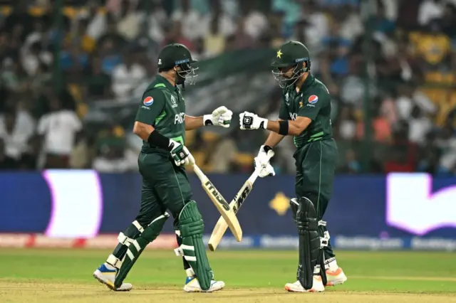 உலகக்கோப்பை - AUSvsPAK: பாகிஸ்தான் தோல்விக்கு பாபர் ஆசமின் முடிவுதான் காரணமா?