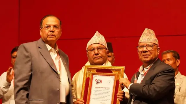 माधव कुमार नेपाल र झलनाथ खनाल