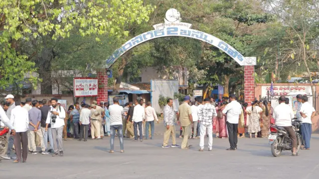 తెలంగాణ, టీజీఎస్‌ఆర్టీసీ, ప్రయాణికుల ఇబ్బందులు