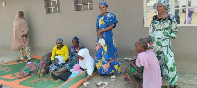 Awon ebi n fi iduunu won han leyin ti awon omo naa gba itusile