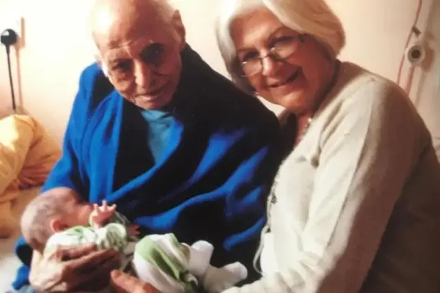 ਸੈਮੂਅਲ ਮਾਰਟਿਨ ਬਰਕ ਨਾਲ ਨੋਏਲ ਪਾਰਸਨ