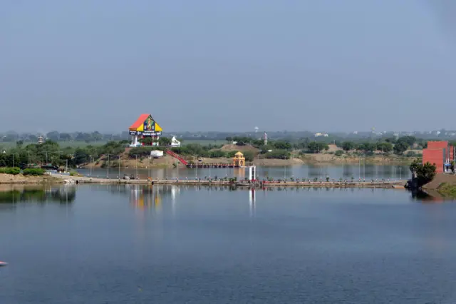 ગાગડિયો નદી, અમરેલી, દુધાળા ગામ, ભારતમાતા સરોવર, ચેકડૅમ, લાઠી, ગુજરાતમાં પાણીની સમસ્યા, ગુજરાતમાં જળવ્યવસ્થાપન, બીબીસી ગુજરાતી
