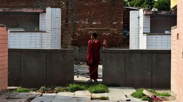 దిల్లీ, భవన నిర్మాణ కార్మికులు, మహిళలు, టాయిలెట్లు, అనారోగ్యం