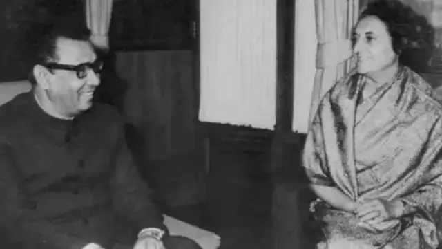 بنگلہ دیش کی عبوری حکومت کے وزیر اعظم تاج الدین احمد اندرا گاندھی کے ساتھ
