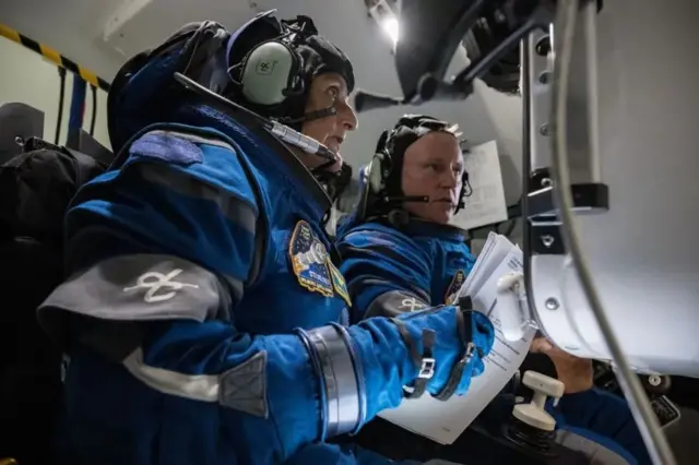 فضانوردان استارلاینر: سونی ویلیامز (سمت چپ) و بوچ ویلمور قرار است هشت روز در ایستگاه فضایی بمانند
