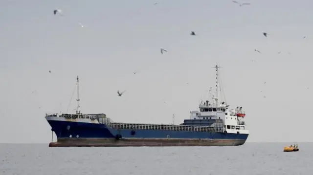 یک کشتی در تنگه هرمز