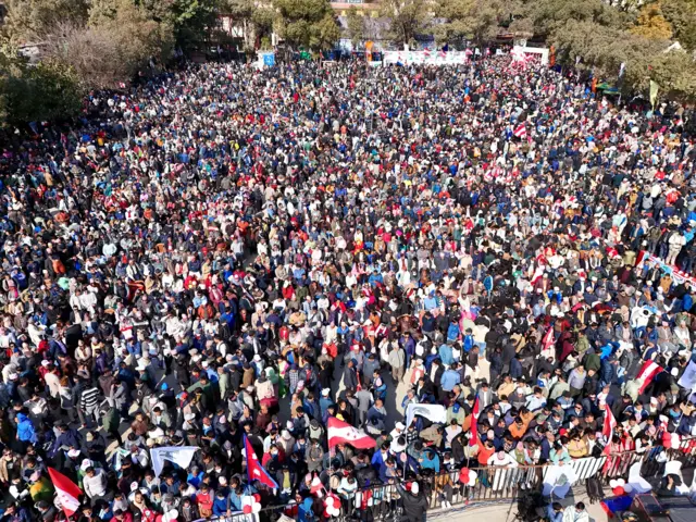 विशेष महाधिवेशनमा उपस्थित प्रतिनिधि तथा कार्यकर्ताहरू