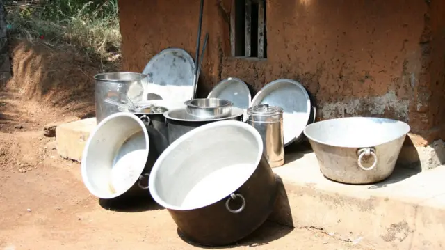 அலுமினியம் பாத்திரத்தில் சமைப்பதால் உடல்நலனுக்கு ஆபத்தா? நிபுணர்கள் கூறுவது என்ன?