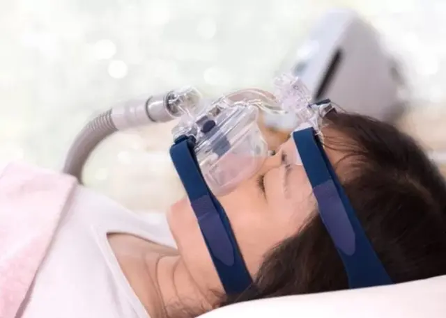 Dans certains cas d'apnée, les médecins recommandent l'utilisation d'une machine CPAP