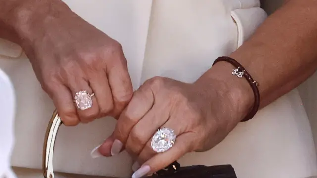 حلقه ازدواج لارن سانچز