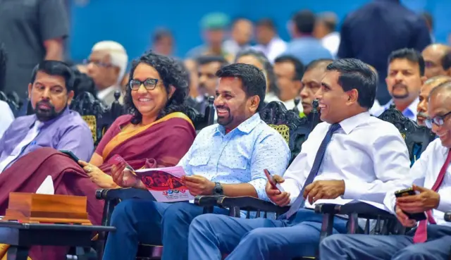 ஸ்ரீலங்கா, இலங்கை, துப்பாக்கி , ராணுவம்