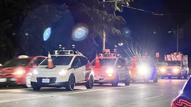 'Kukalanan' sürücüsüz taksiler