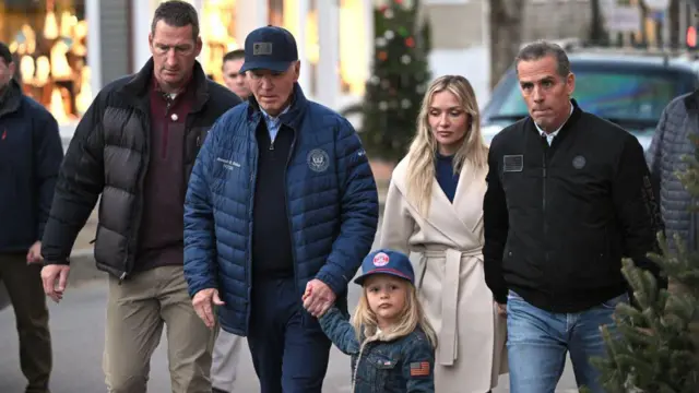 Байден үй-бүлөсү менен Массачусетс штатында