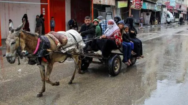 People dey comot from Rafah