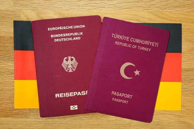 Almanya'da çifte vatandaşlığı mümkün kılacak yasa tasarısı Federal  Meclis'te kabul edildi - BBC News Türkçe