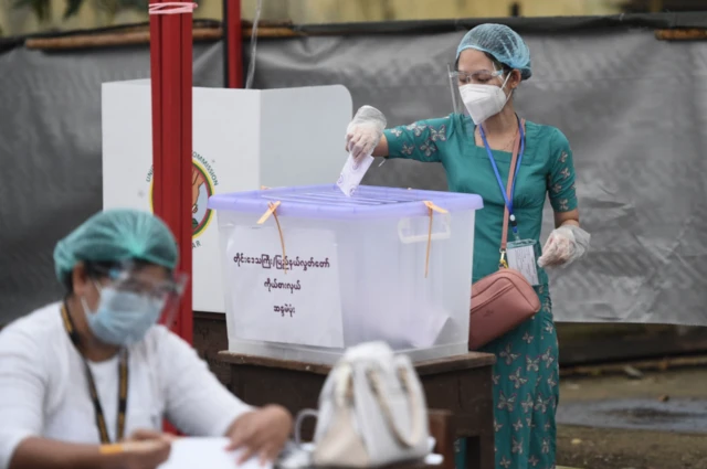 ရွေးကောက်ပွဲ မဲပေး