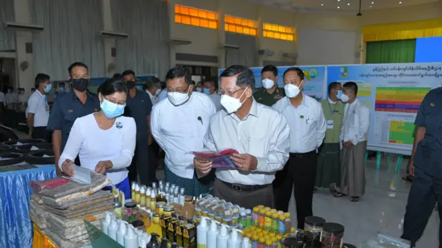 မော်လမြိုင်မှာ ပင်လယ်ဆိပ်ကမ်းနဲ့ အပြည်ပြည်ဆိုင်ရာလေဆိပ်တည်ဆောက်မယ်လို့ စစ်ခေါင်းဆောင်ပြော