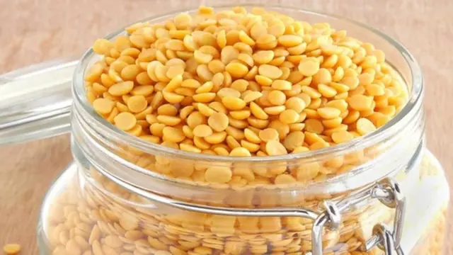 సాంబారు అనే పదాన్ని సుగంధ ద్రవ్యాలను సూచించడానికి వాడారు