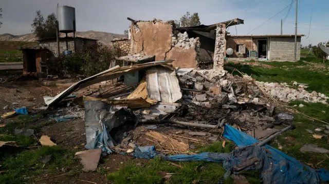 Uharibifu uliosababishwa na shambulizi la Iran dhidi ya kundi la Kikurdi, Kaskazini mwa Iraq.