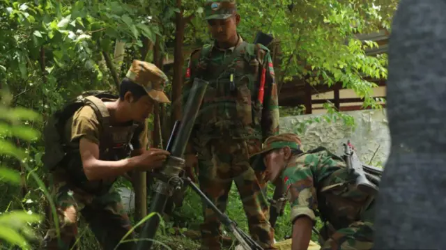 ၁၀၂၇ စစ်ဆင်ရေးမှာ ပါဝင်ခဲ့တဲ့ တပ်ဖွဲ့ဝင်တွေ