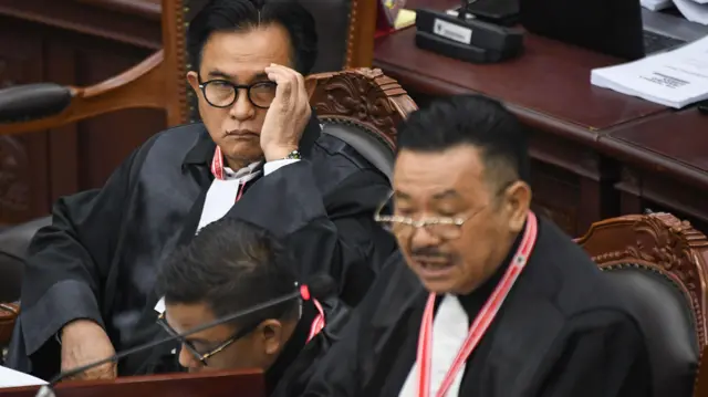 Tim kuasa hukum Prabowo-Gibran membantah seluruh tuduhan dalam gugatan paslon nomor urut 01 dan 03, termasuk anggapan yang menyebut terdapat intervensi Presiden Joko Widodo dan jajaran pemerintah untuk memenangkan mereka