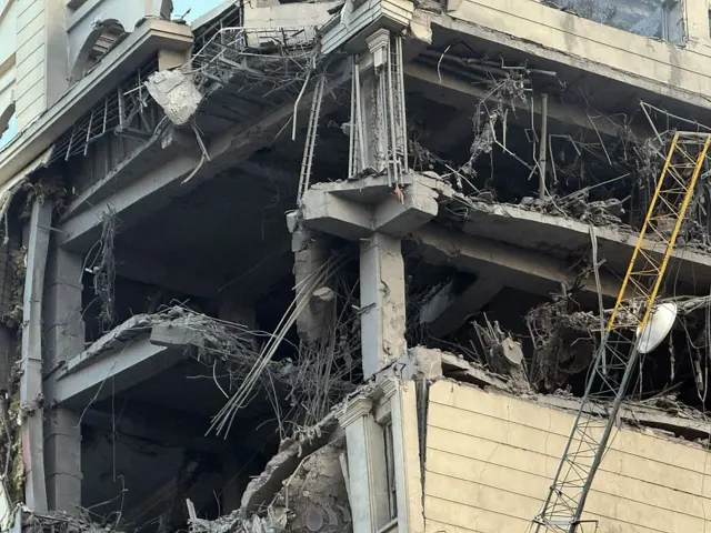 Tahran'da vurulan bir bina. 