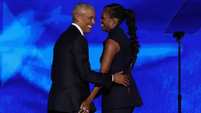 先にミシェル・オバマ氏が演説し、夫バラク氏を紹介した