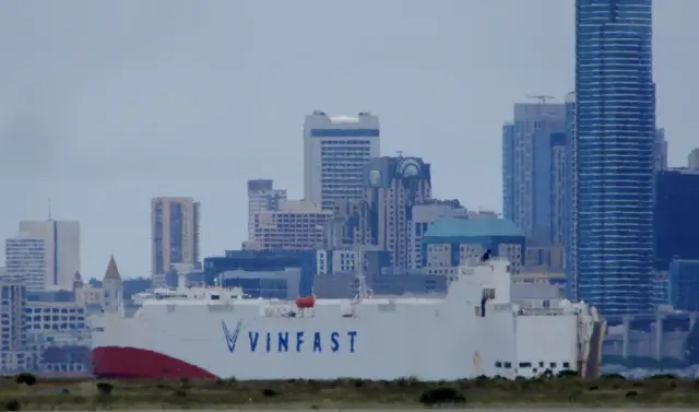 Tàu VinFast thả neo trong Vịnh San Francisco tuần qua