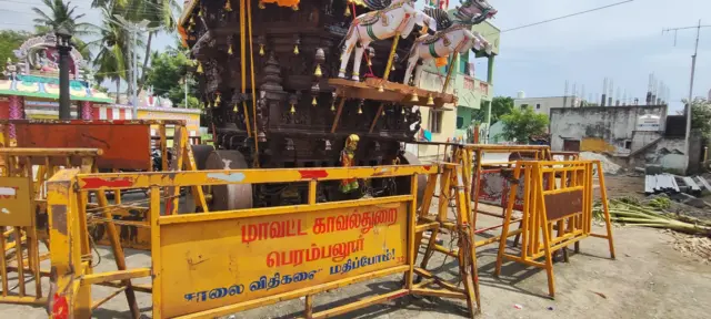 பெரம்பலூரில் கடைசி நிமிடத்தில் நிறுத்தப்பட்ட தேர் திருவிழா