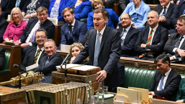 İngiltere Maliye Bakanı Jeremy Hunt bugün Avam Kamarası'na 2024 bütçesini sundu