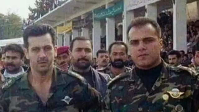 Maher al-Assad (esquerda) e Ghassan Bilal (direita)