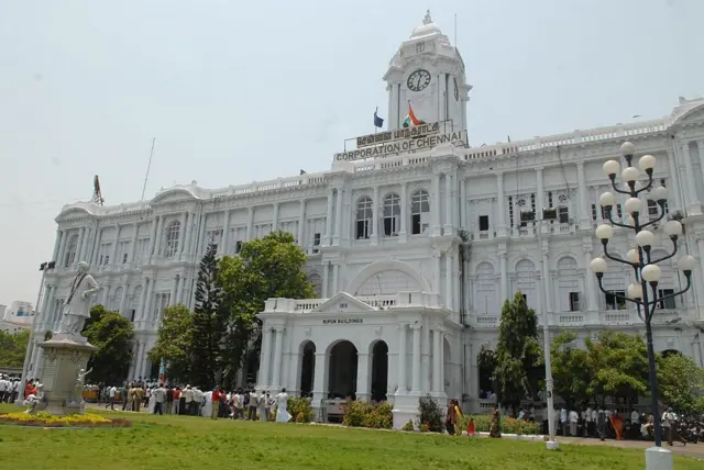 200 இலவச உடற்பயிற்சி கூடங்கள்